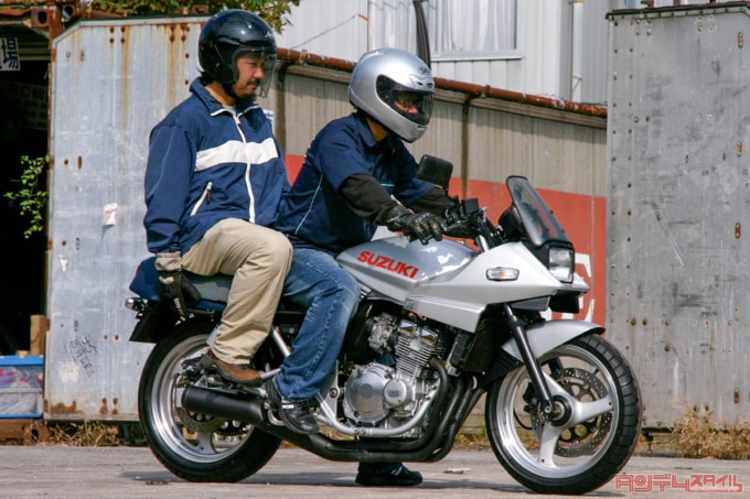 SUZUKI GSX250S KATANA タンデム