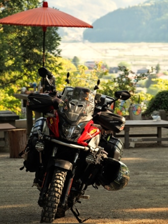 夕暮れの若草稲荷神社