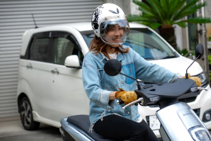 駅のない街に住む家族が出した電動バイクという結論「1台の EV車を買うよりも、2台の EM1 e:」