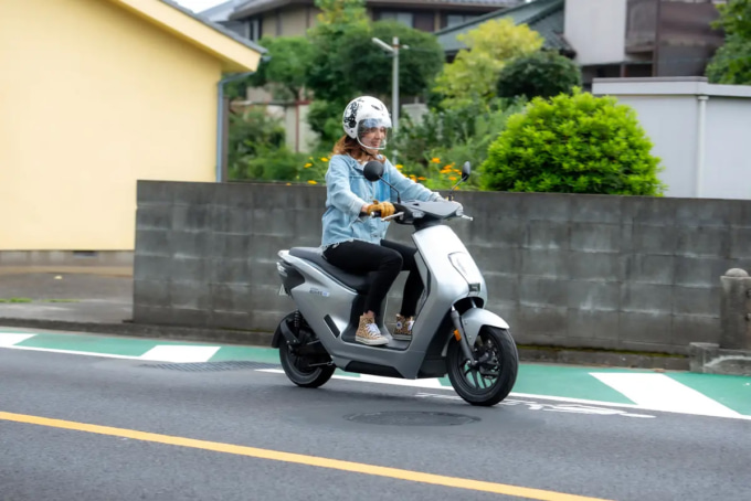 駅のない街に住む家族が出した電動バイクという結論「1台の EV車を買うよりも、2台の EM1 e:」