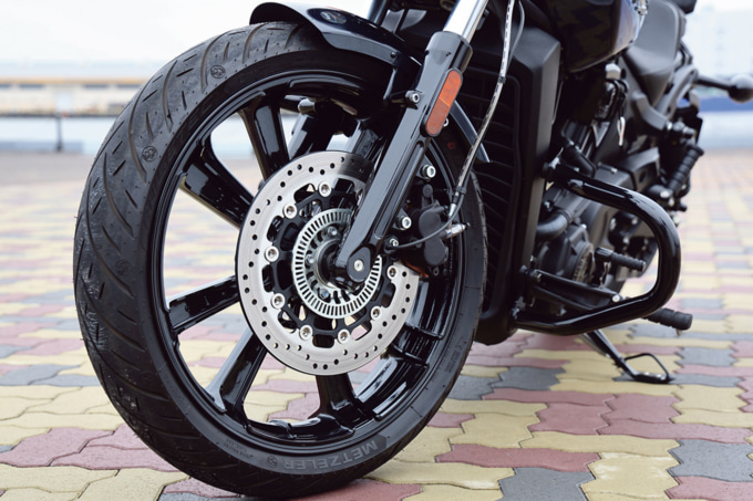 LSB2024_INDIAN MOTORCYCLE SCOUT ROGUE_m2