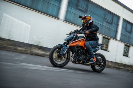 KTM DUKEシリーズ誕生から30周年 125／790DUKE ほか2024年モデル登場