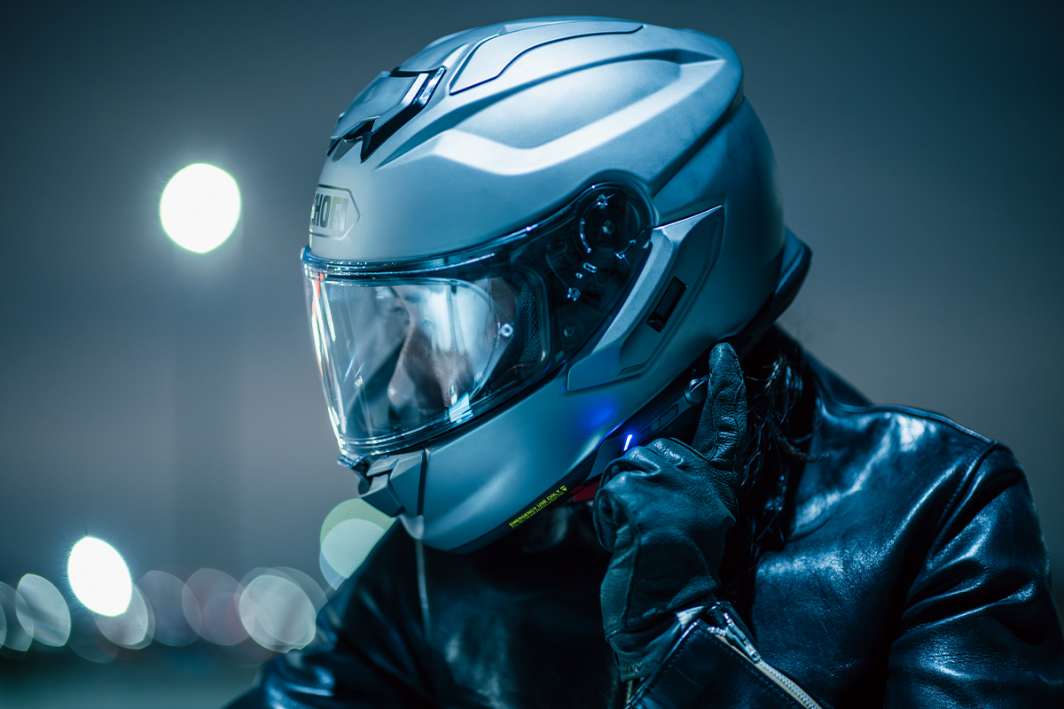 SHOEI COMLINK対応の見た目がスマートなインカム“B+COM SX1”が新登場