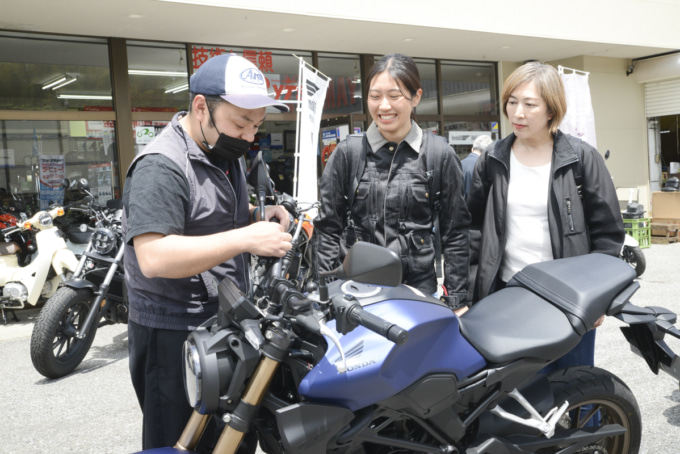 初めての母娘ツーリングに『CB250R』はピッタリのバイクだった