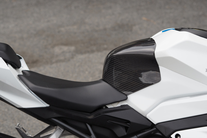 2503TS新製品Magical Racing_03-2
