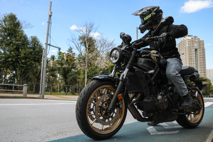 オフロードヘルメット マッドジャンパー×XSR700