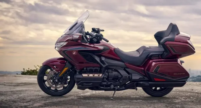 【限定モデル】最上級！ 大型ツーリングバイク『Gold Wing Tour（ゴールドウイング ツアー）』が50周年記念の限定仕様でさらにゴージャスに!?【Honda2025新車ニュース】