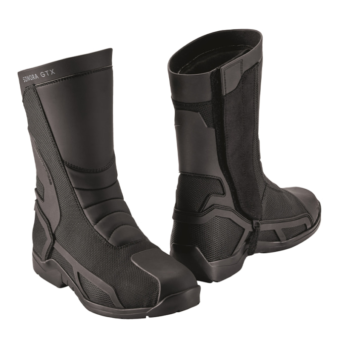 GORE-TEX SURROUND搭載のBMWモトラッド製ライディングブーツ「Sonora GTX」。高い防水性と通気性を両立した全天候型ブーツ