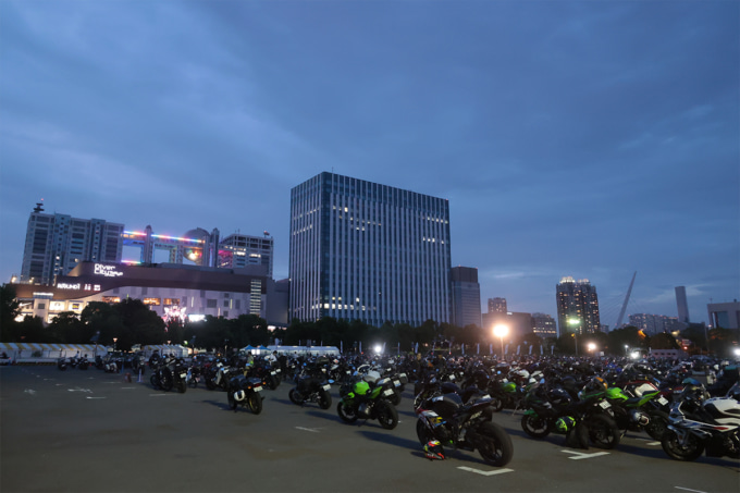 2507TSレポートBMW夜会_メイン1