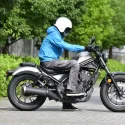 レブル500ってどんなバイク？ 燃費や足つき性、装備などを解説します！【ホンダバイク資料室／Honda Rebel 500（2020）】
