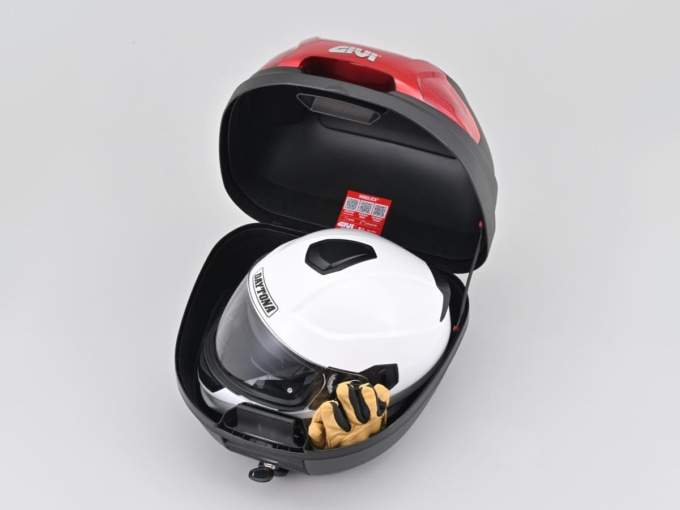 GIVIトップケース 30L E300N2B ヘルメット1個が収納可能
