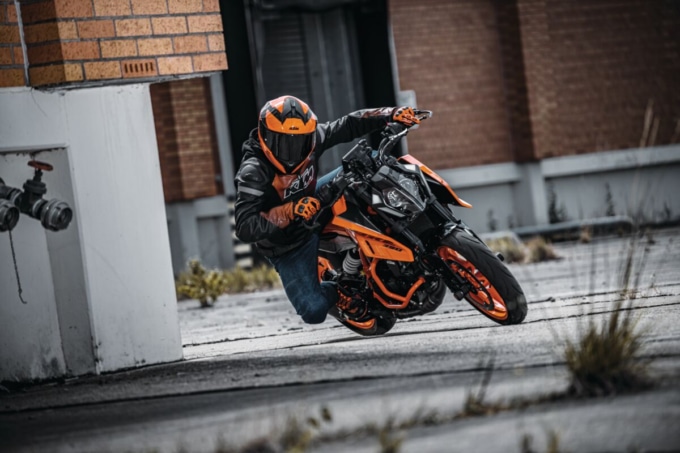 2508TS新車_390DUKE_02