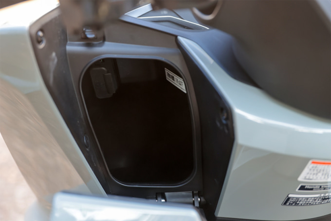 2509TS新車試乗記_PCX160_06