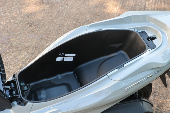 2509TS新車試乗記_PCX160_08