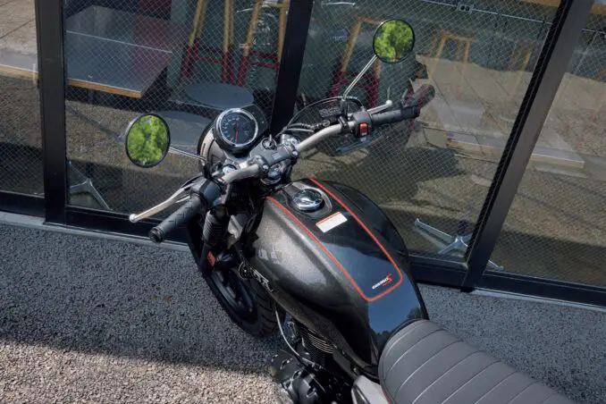 【新型登場】大人気『GB350』と『GB350 S』が大胆に変身！ NEWカラーもスゴいけど……メーターやテールランプも「カスタムバイク」みたいになった!?【Honda2025新車ニュース】