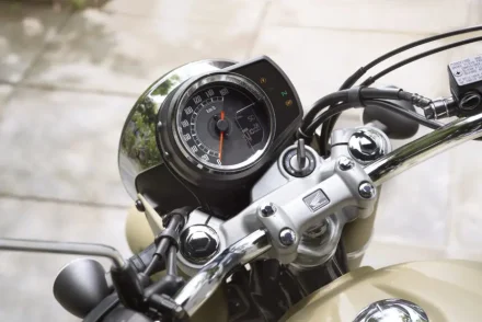 【嘘だろ】2025モデル『GB350 C』が突き抜けカラーに!? これまで以上に「新車で買えるバイク」だと思えなくなって新登場です！【Honda2025新車ニュース】