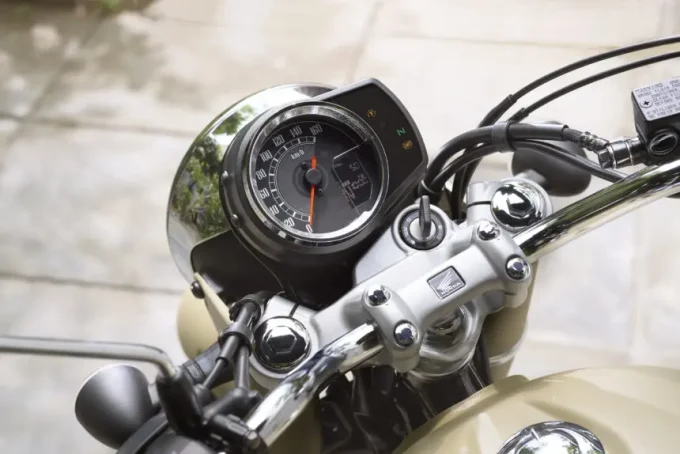 【嘘だろ】2025モデル『GB350 C』が突き抜けカラーに!? これまで以上に「新車で買えるバイク」だと思えなくなって新登場です！【Honda2025新車ニュース】