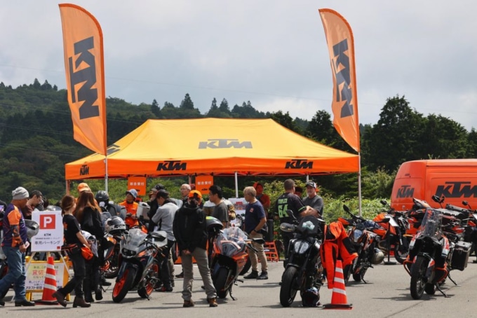 KTM ORANGE BLOOD ミーティング 宮城県で開催！　箱根開催時のオレンジKTMテント