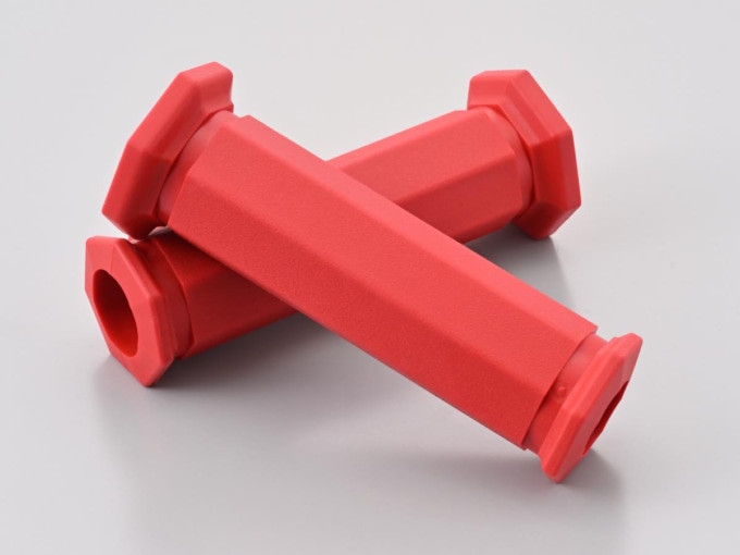 デイトナ バイクハンドルグリップGRIPPY GRIP GG-D-SEVEN（全長123㎜ / エンド貫通）レッド