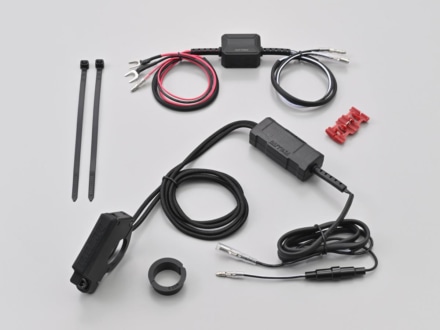 ハンドルまわりにスッキリ収まるバイク用電源スレンダーにUSB-C／USB-Aの新モデルが登場