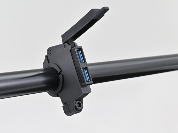 デイトナ　バイク専用電源 スレンダーUSB Type-A+Type-A（QC3.0/QC3.0）　USBポート部