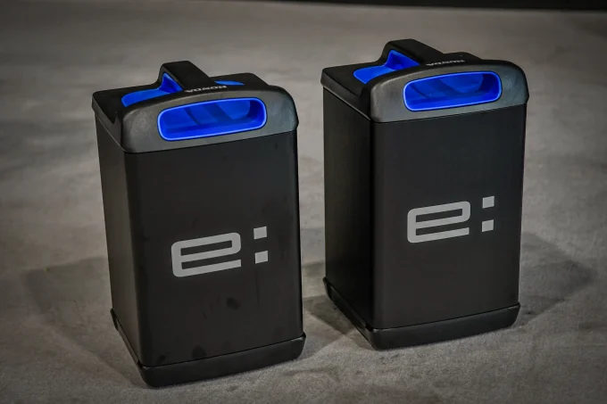 原付二種相当のEVスクーター『CUV e: 』ってどんなバイク? 足つき性や航続距離など実際に触れて「わかったこと」を解説します!【Hondaバイク資料室/CUV e:(2025)】