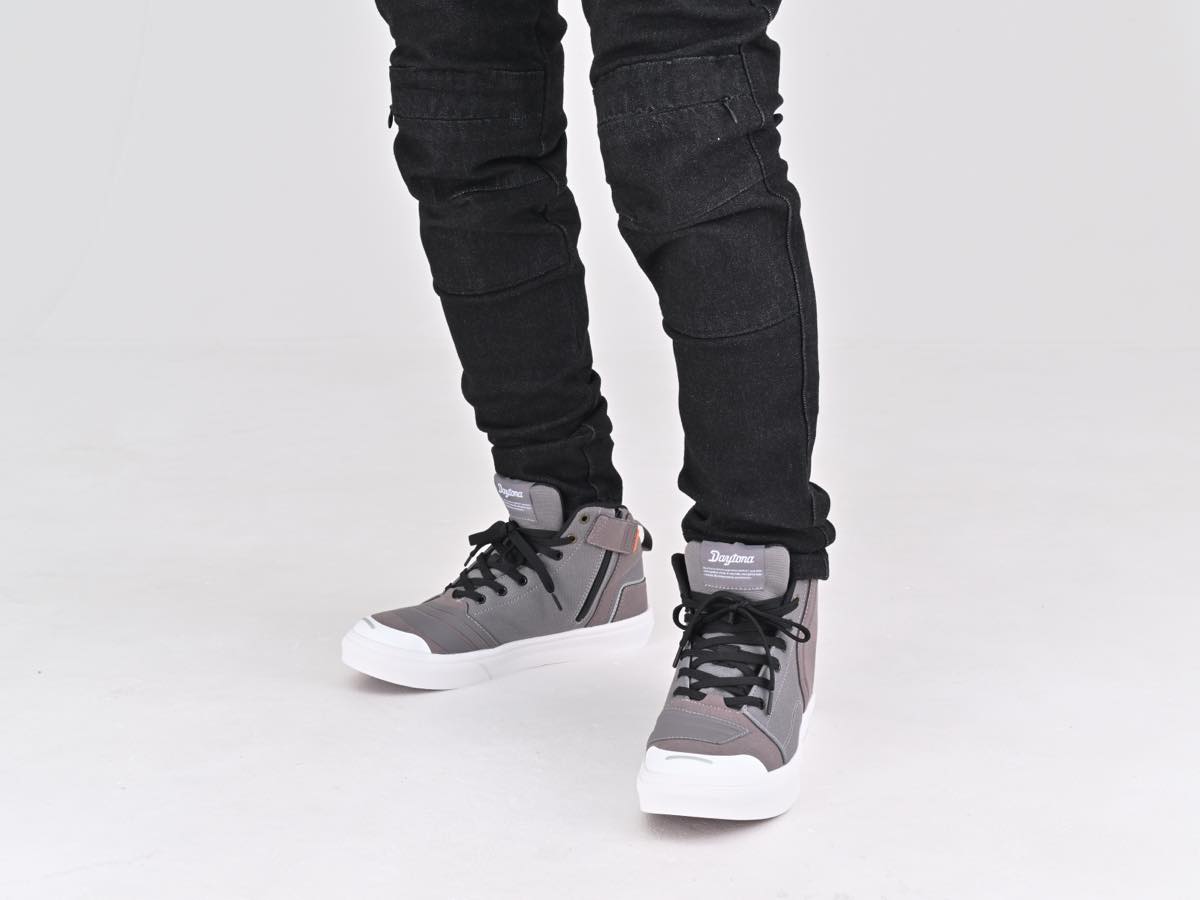 防水×快適×安全性を備えたDS-503 V-WP。街乗りもツーリングも 防水×快適×安全性を備えたDS-503 V-WP。街乗りもツーリングも