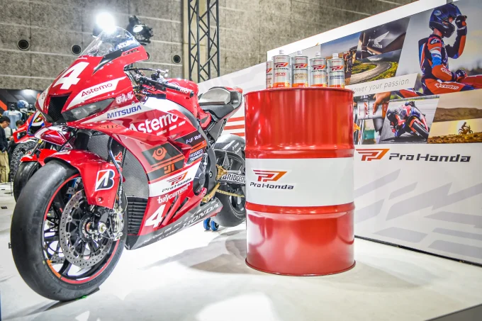 自分の愛車に合った「エンジンオイル」ってどうやって選べばいい？新ブランド「Pro Honda」のSTANDARDグレードはこんな方にピッタリ！【Pro Hondaオイルの選び方／STANDARD 編】