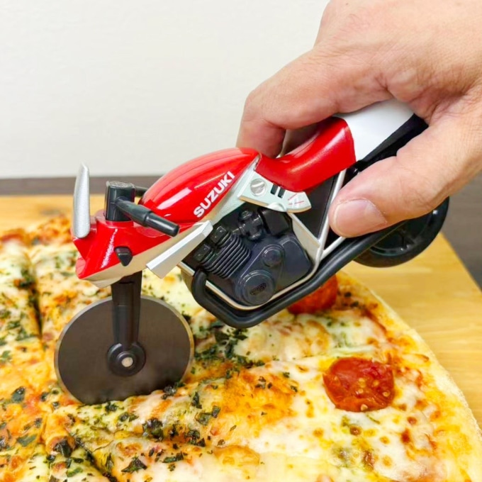 2512新製品_ピザカッターナ_02