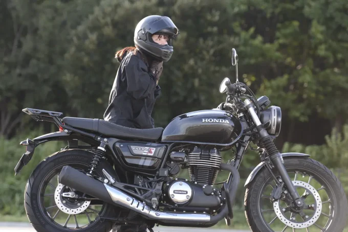 女性ライダーの語る愛車GB350の魅力。「人生を充実させてくれる素敵な相棒です。」