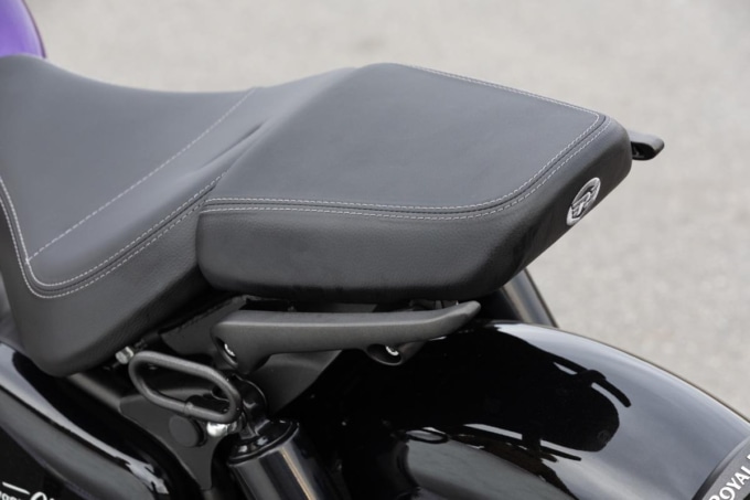 GOAN CLASSIC 350タンデムシート