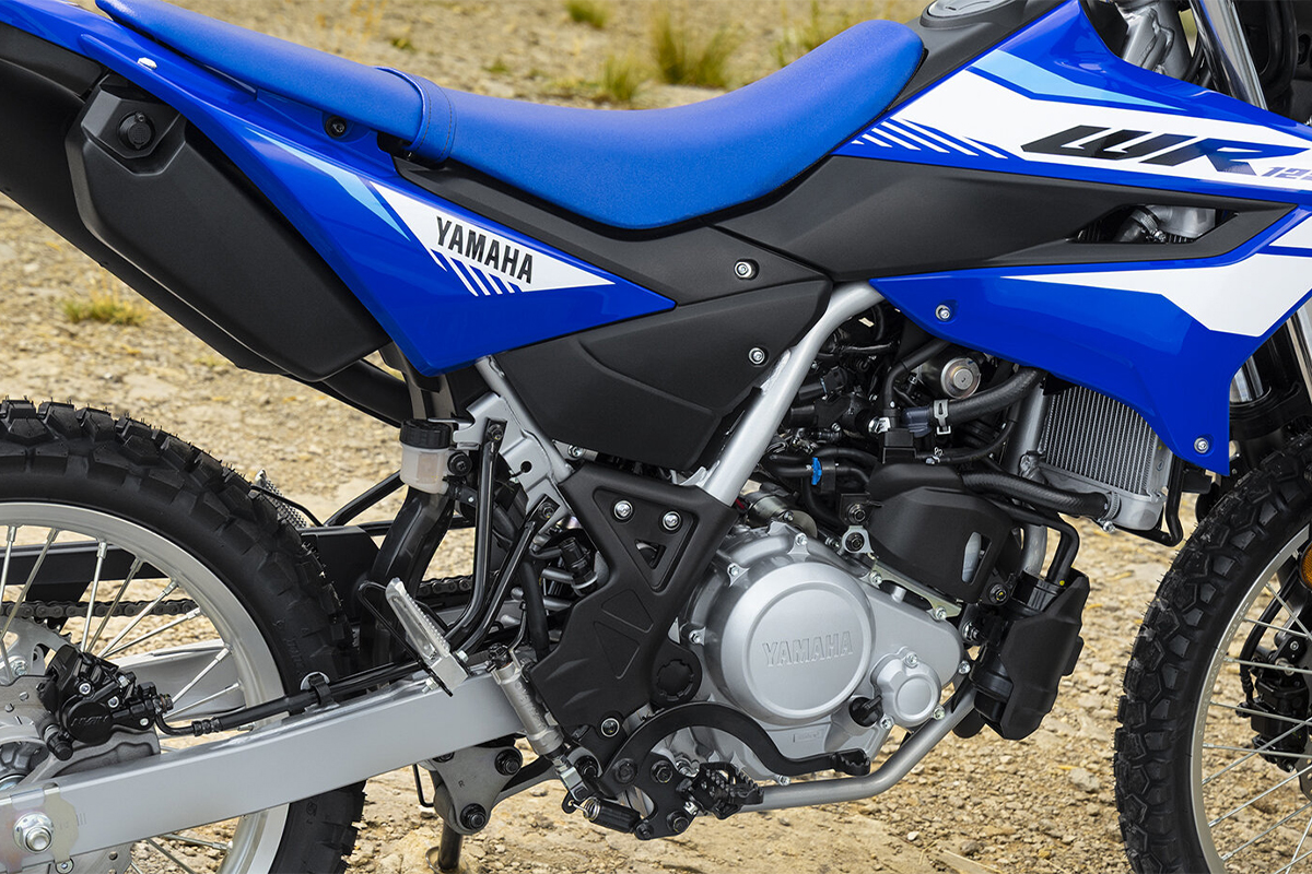 街から林道までこの一台でOK！ ヤマハWR125Rは『最初のオフロード』に