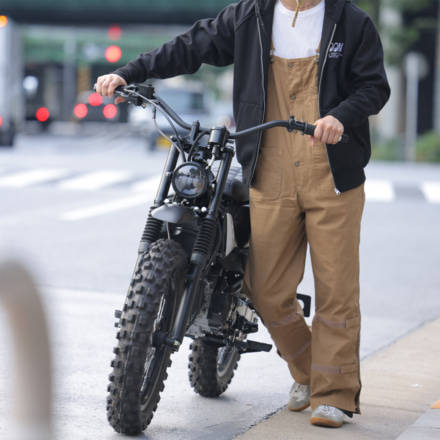 ブーツを脱がずに即防寒！　街にも似合う防寒チャップス＆デッキパンツ