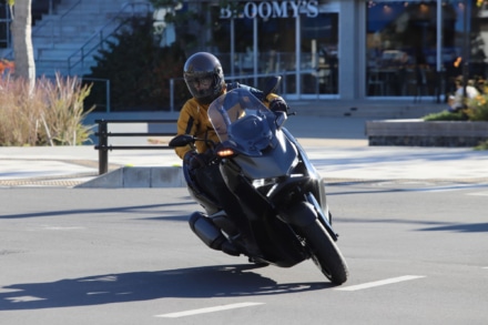 ヤマハ XMAX250 試乗インプレ｜スポーティさと快適性を両立したビッグスクーターの現在