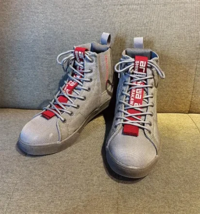 足元で『ワーク』と『色気』を両立！　おしゃれバイク乗りのためのハイカットワークシューズ