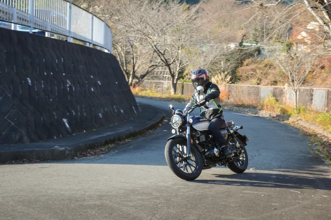 GB350はモトクロスの女王、川井麻央選手も絶賛「GBがいいヤツすぎて仲良くなりました」