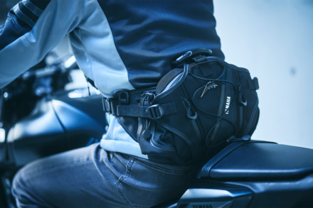 街でもツーリングでも活躍！　ワイズギアの新作ヒップ＆レッグバッグで身軽に走る