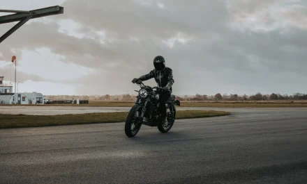 MUTT DRK-01で始めるバイクライフ｜11万円分サポートのプレミアムライドキャンペーン開催中