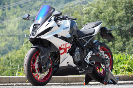 GSX-8Rを『本気仕様』へ！　マジカルレーシング最新パーツ登場