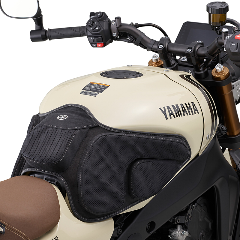 XSR900/XSR900 GPの一体感が変わる！ワイズギア「エルゴノミクスタンク