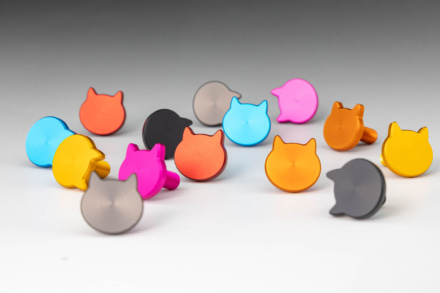 猫好きライダー必見！　キジマの『にゃんばーボルト』で愛車のナンバーに遊び心をプラス