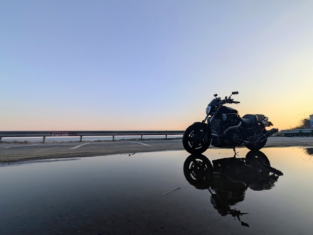 「間」現実と虚構、空と海と大地、そして時