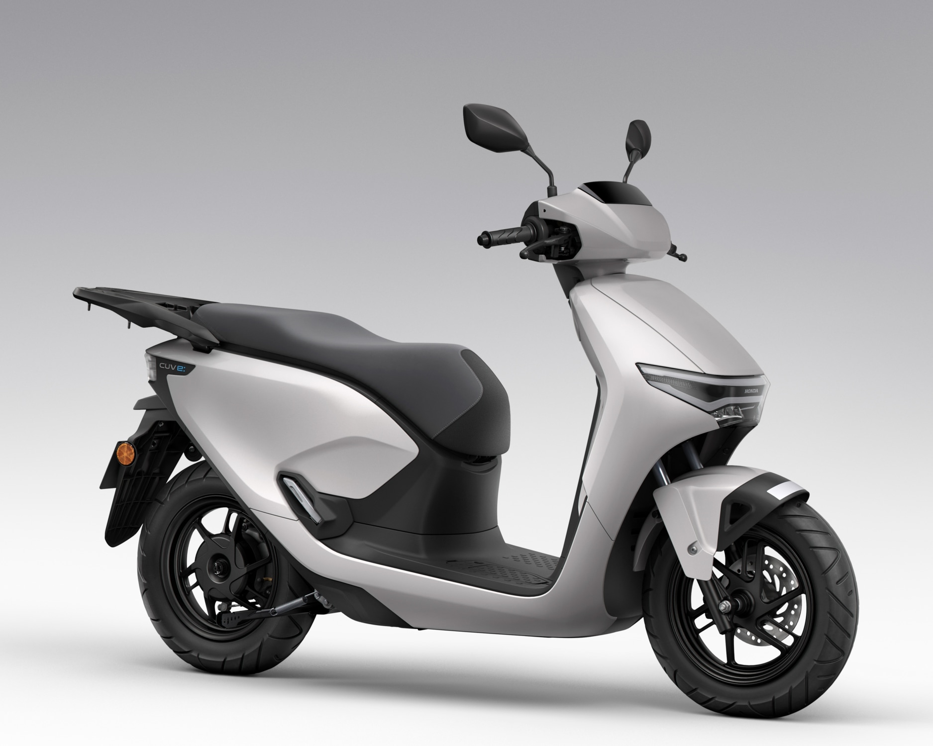 2025_CUV e_white_73
