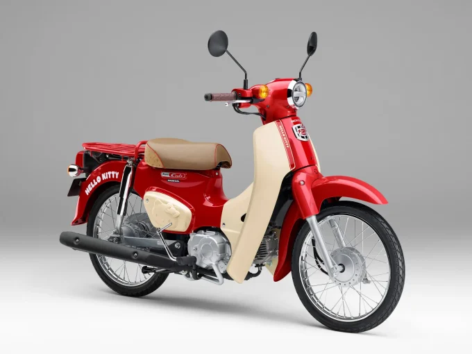 お店で買える! “かわいい”が詰め込まれた特別仕様車 『スーパーカブとハローキティがコラボ!』