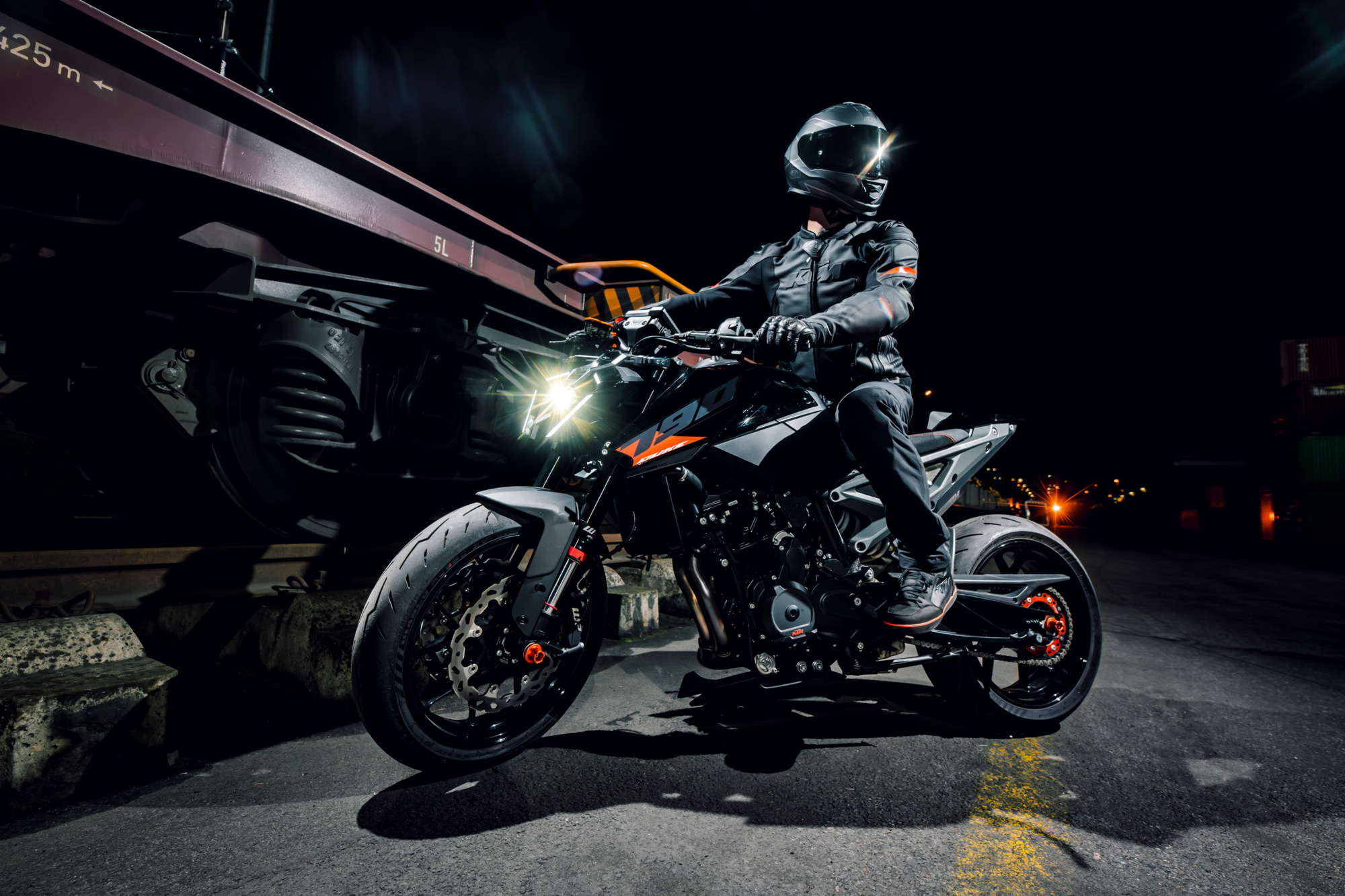 MY27 KTM 790 DUKE_13