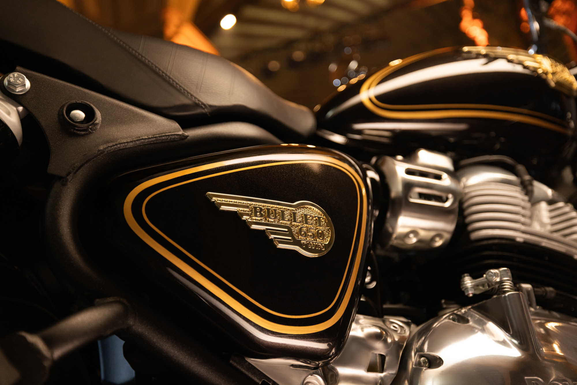 BULLET650_side cover