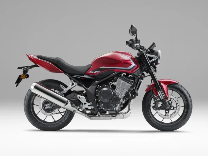 【公式】新型400ccネイキッド『CB400 SUPER FOUR E-Clutch』の価格と発売日が決定！ シリーズ最高58馬力＆14kgもの軽量化!? 完全に「旧CB400SF」を超えた!?【Honda2026新車ニュース】