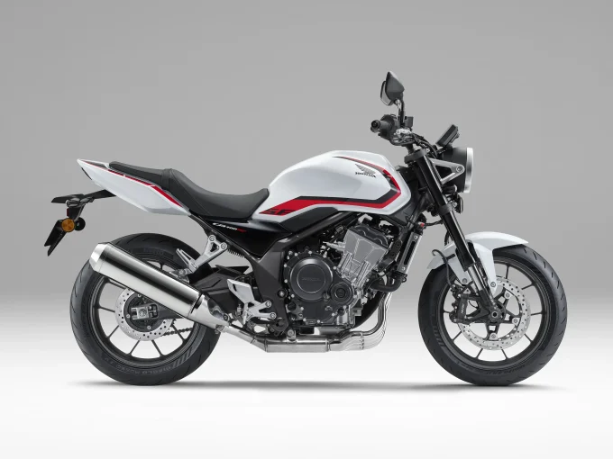 【公式】新型400ccネイキッド『CB400 SUPER FOUR E-Clutch』の価格と発売日が決定！ シリーズ最高58馬力＆14kgもの軽量化!? 完全に「旧CB400SF」を超えた!?【Honda2026新車ニュース】