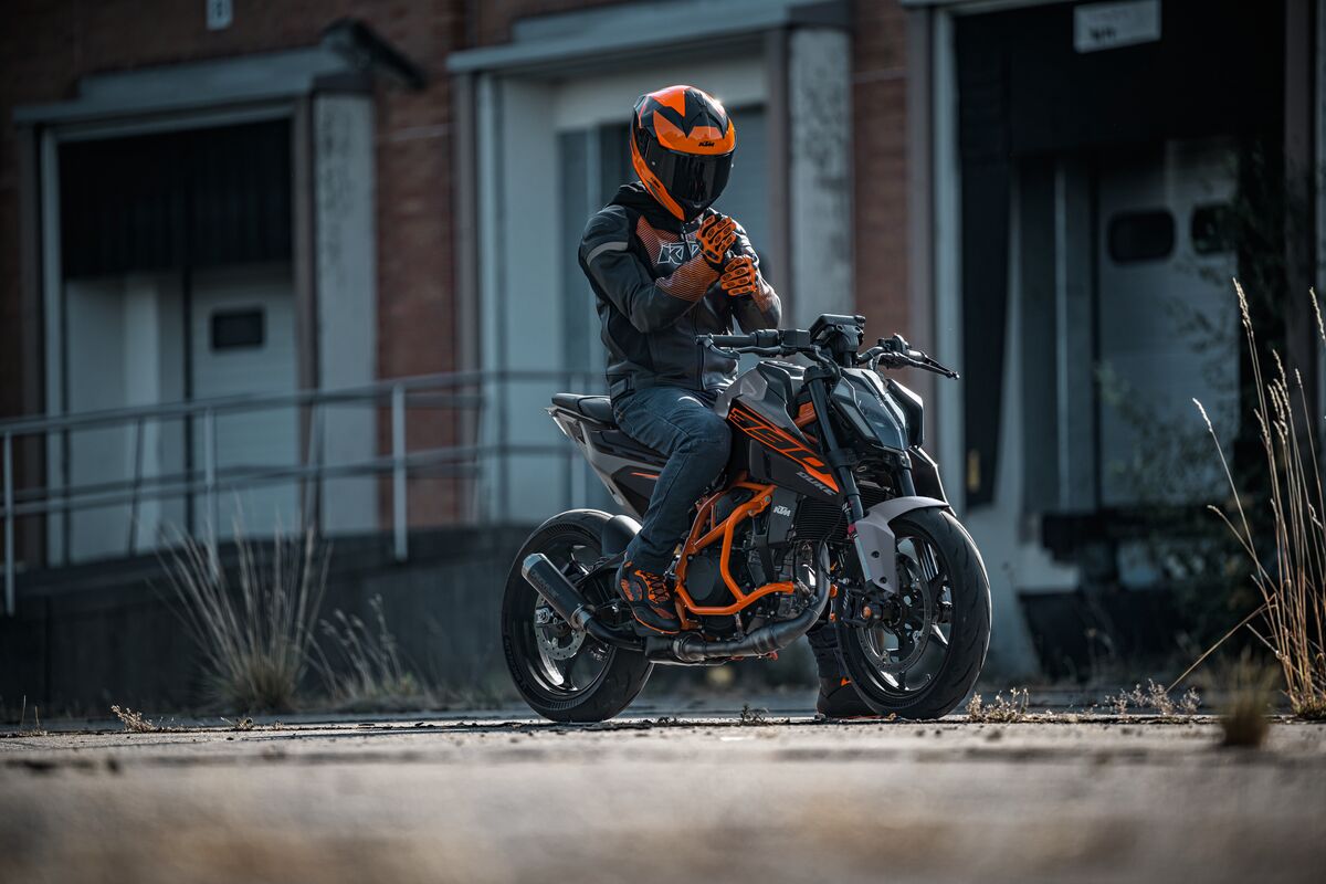 MY26 KTM 390 DUKE _MAG2