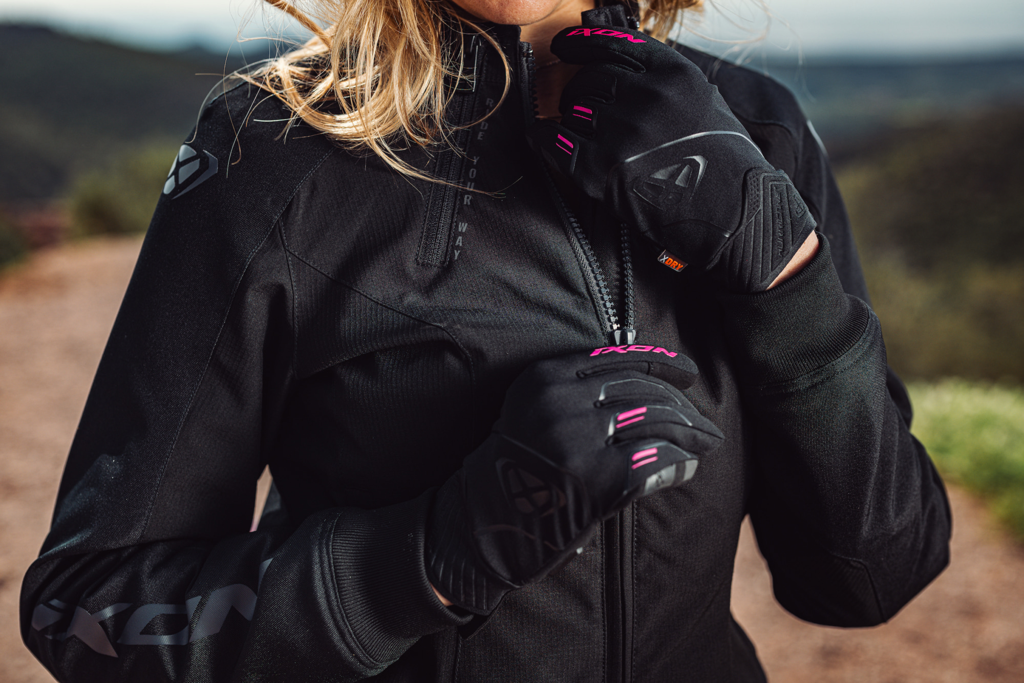 IXON GLOVE
